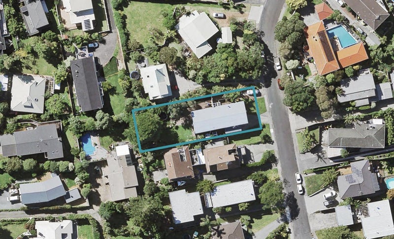 3 Sandford Street, Campbells Bay, Auckland - Carousel 1