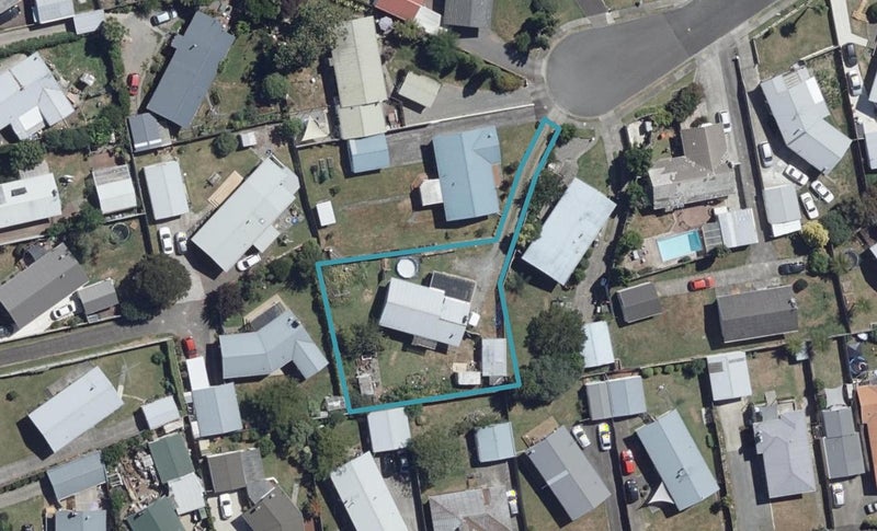 19 Pamela Place, Deanwell, Hamilton - Carousel 1