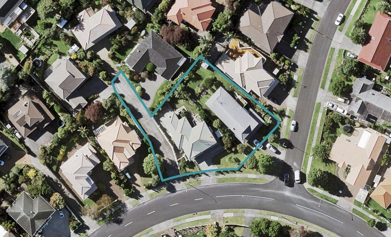 1/32 Alicia Road, Somerville, Auckland - Carousel 1