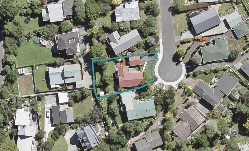 20 Harewood Grove, Pinehaven, Upper Hutt - Carousel 1