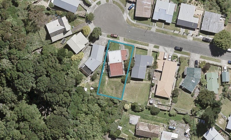 6 Greenwich Grove, Stokes Valley, Lower Hutt - Carousel 1