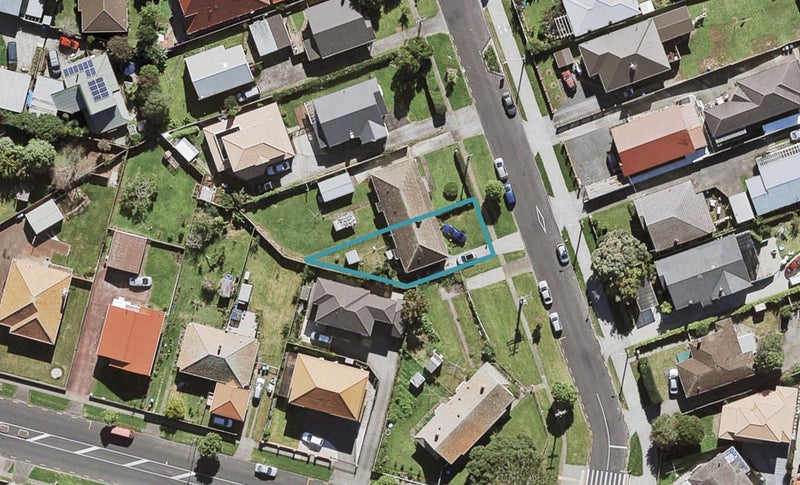 19 Somerset Road, Mount Roskill, Auckland - Carousel 1