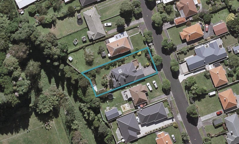 21 Plympton Street, Brooklands, New Plymouth - Carousel 1