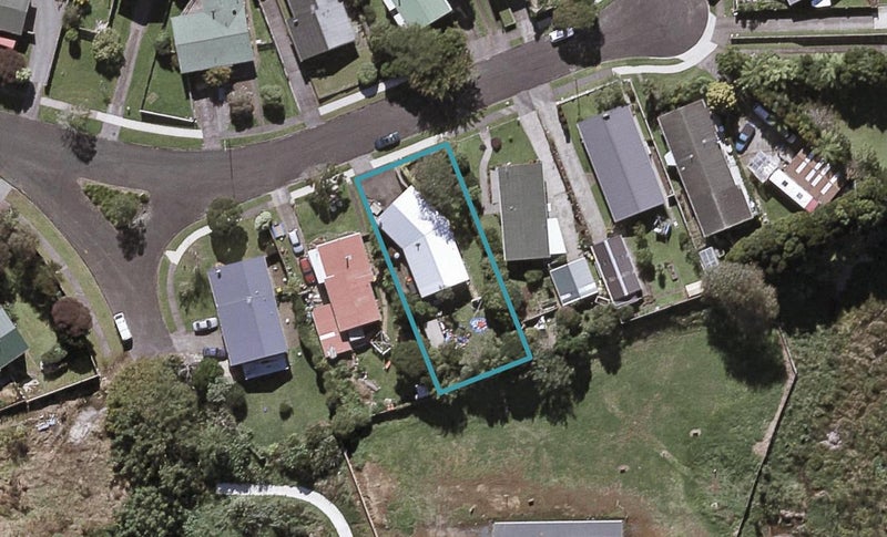 6 Oawai Place, Marfell, New Plymouth - Carousel 1