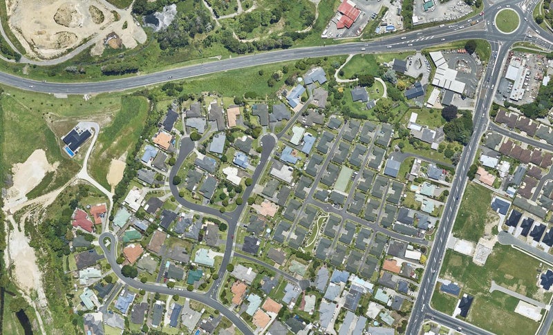 24 Elderton Avenue, Pyes Pa, Tauranga - Carousel 1