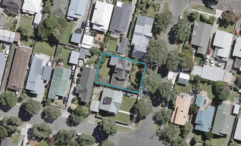 16 Riddiford Street, Woburn, Lower Hutt - Carousel 1