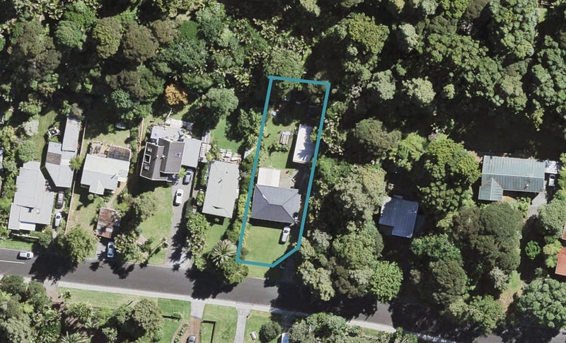 13 Boylan Road, Titirangi, Auckland - Carousel 1