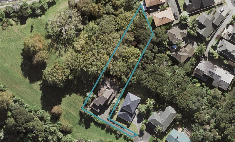 25 Chedworth Drive, Glenfield, Auckland - Carousel 1