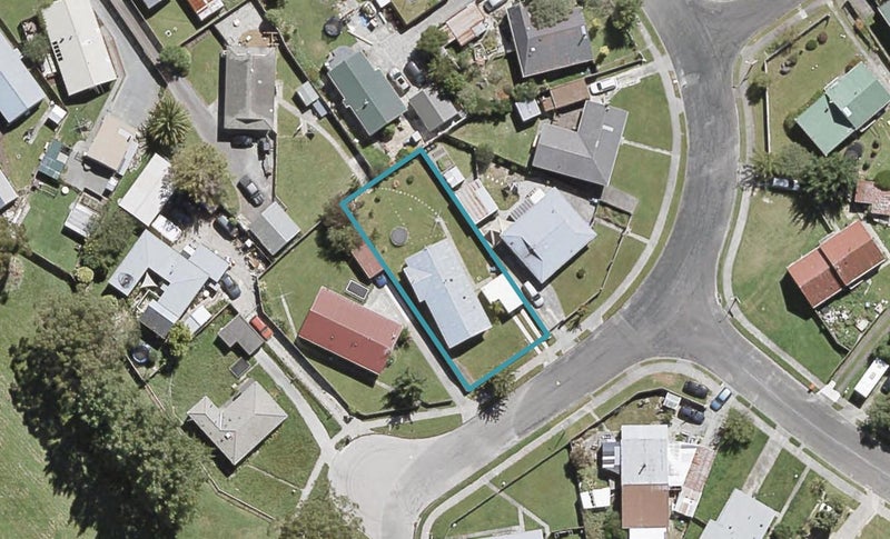 14 Edelweiss Grove, Timberlea, Upper Hutt - Carousel 1