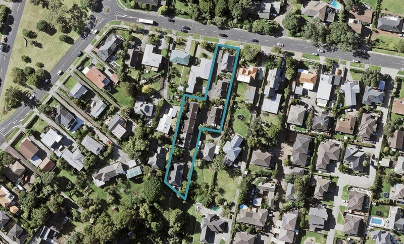 2/11 Paparoa Road, Howick, Auckland - Carousel 1
