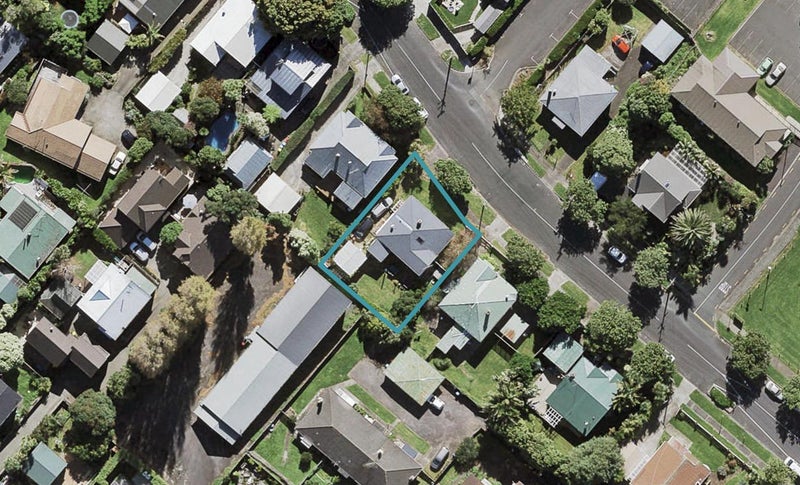 12 Wairere Avenue, Mount Albert, Auckland - Carousel 1