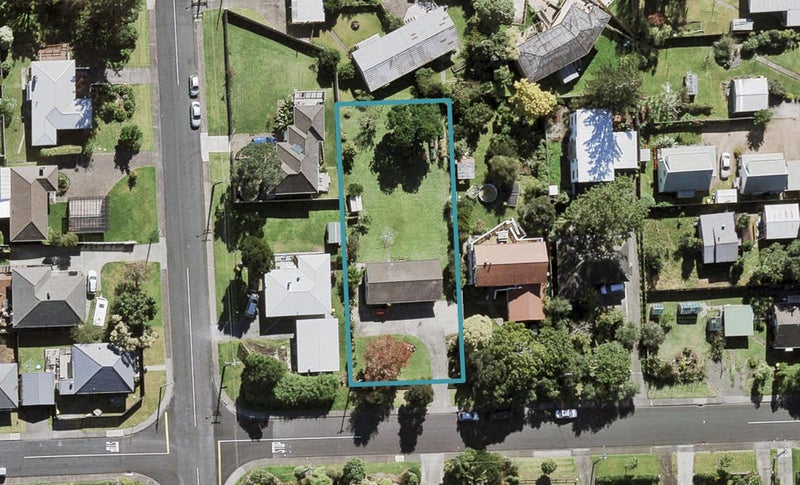 2 Rewarewa Road, Te Atatu Peninsula, Auckland - Carousel 1