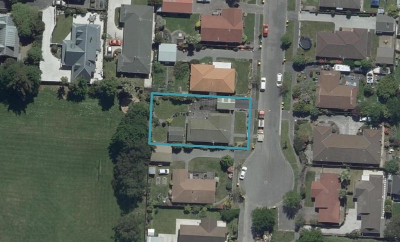 33 Solomon Avenue, Redwood, Christchurch - Carousel 1