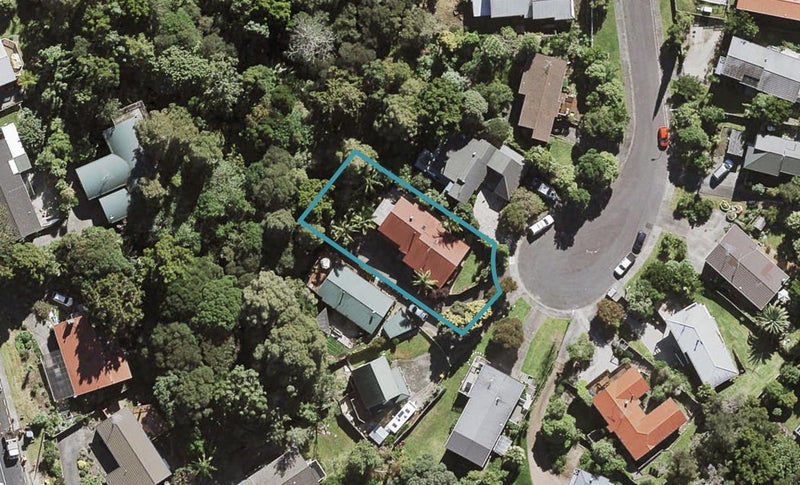 9 Emery Grove, Bayview, Auckland - Carousel 1
