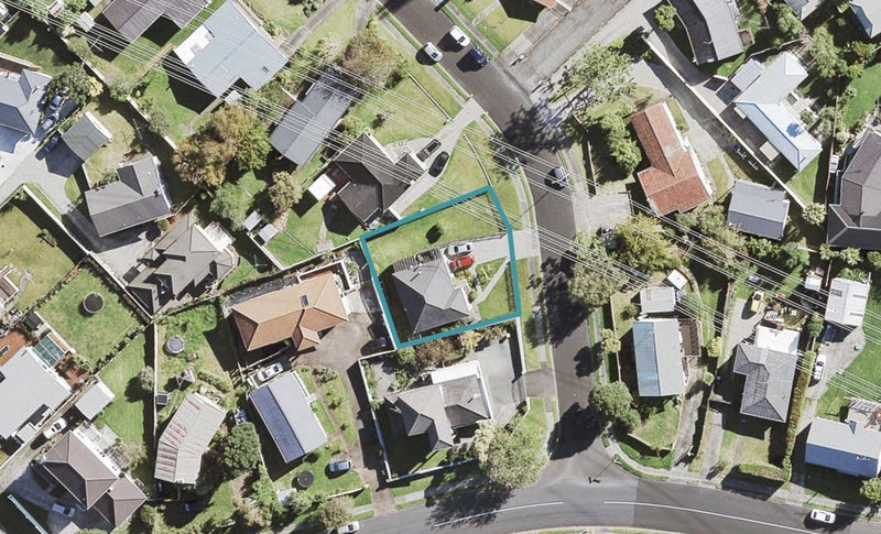 4 Caronia Crescent, Lynfield, Auckland - Carousel 1