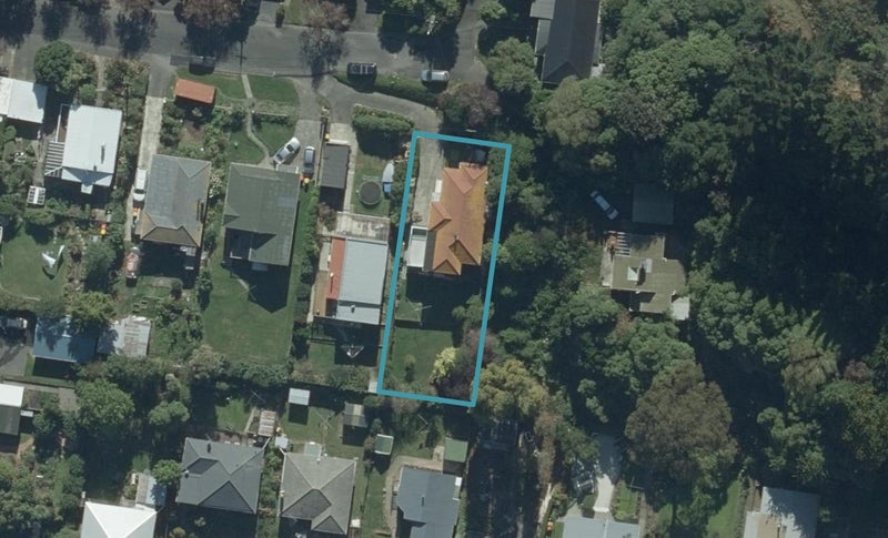 10 Marett Street, Macandrew Bay, Dunedin - Carousel 1