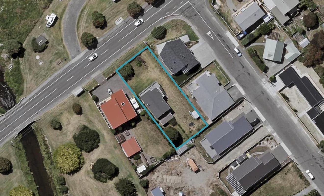16 Field Way, Waikanae Beach, Waikanae - Carousel 1