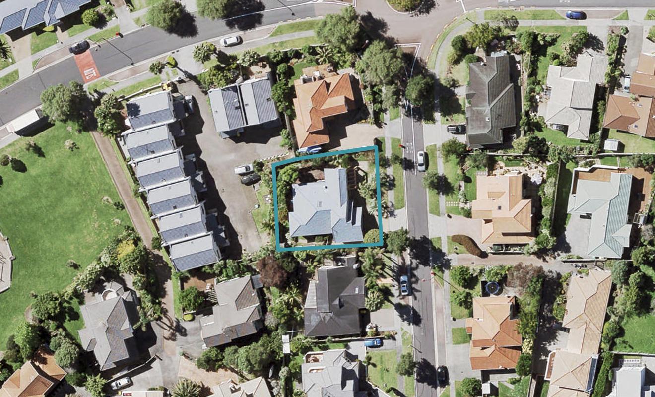 3 Margaret Henry Crescent, Oteha, Auckland - Carousel 1