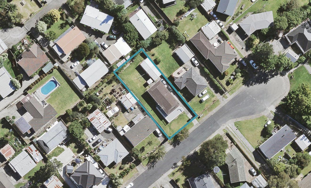 8 Murillo Place, Henderson, Auckland - Carousel 1