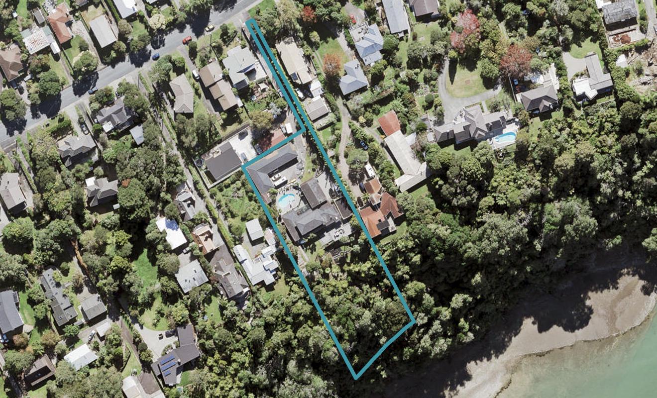102 Cliff Drive, GREEN BAY, AUCKLAND - Carousel 1