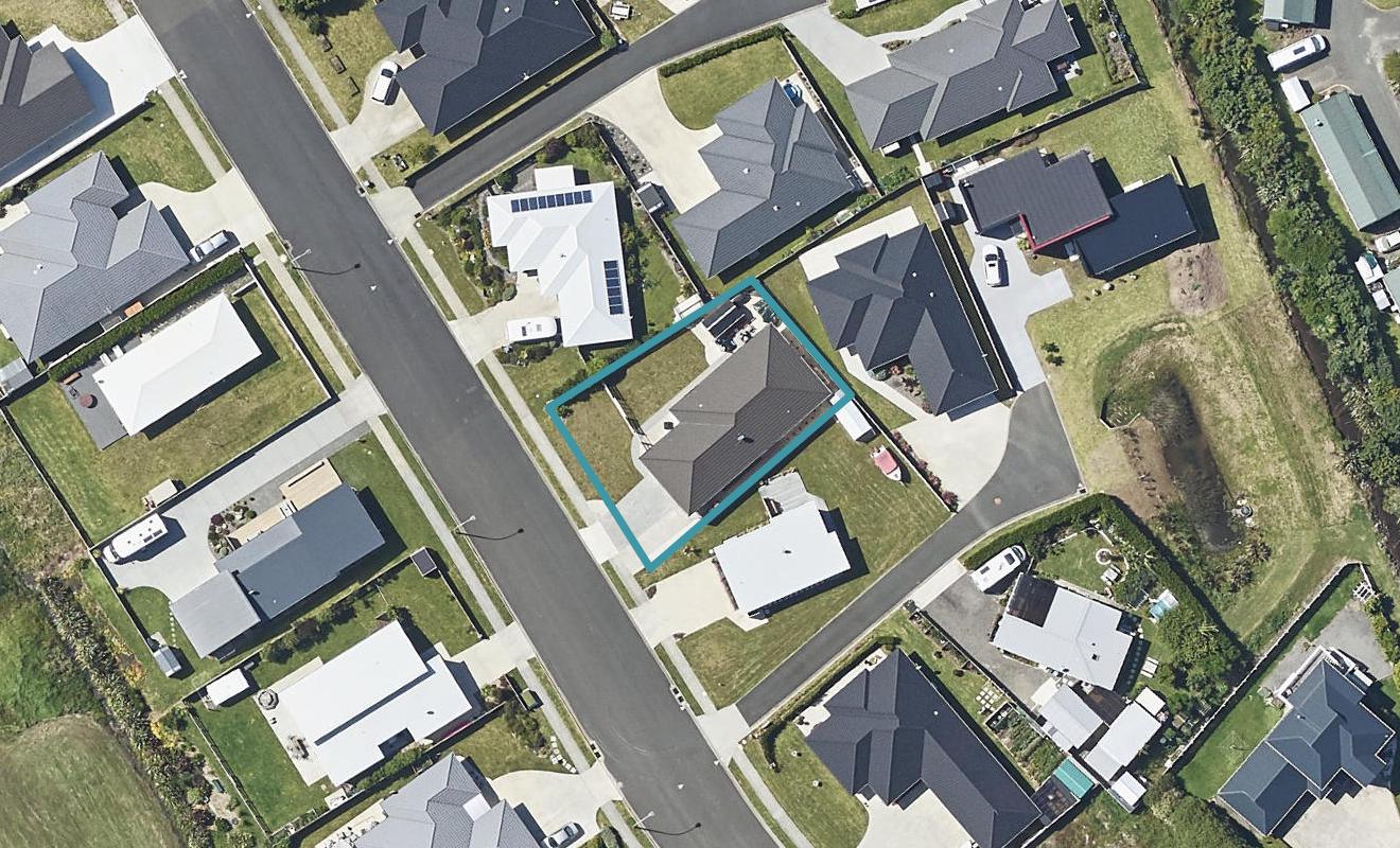 18 Reel Road, Athenree, Waihi Beach - Carousel 1