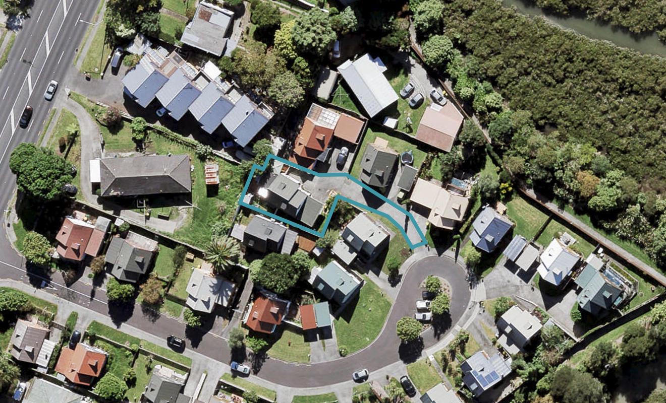 16 Caspian Close, New Lynn, Auckland - Carousel 1