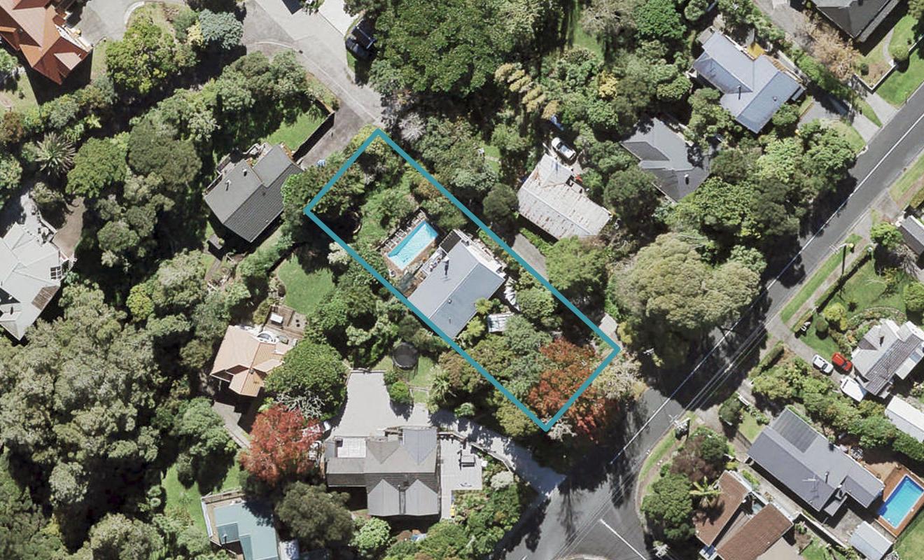 27 West Lynn Road, Titirangi, Auckland - Carousel 1