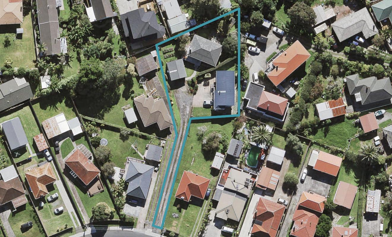 21 Vodanovich Road, Te Atatu South, Auckland - Carousel 1