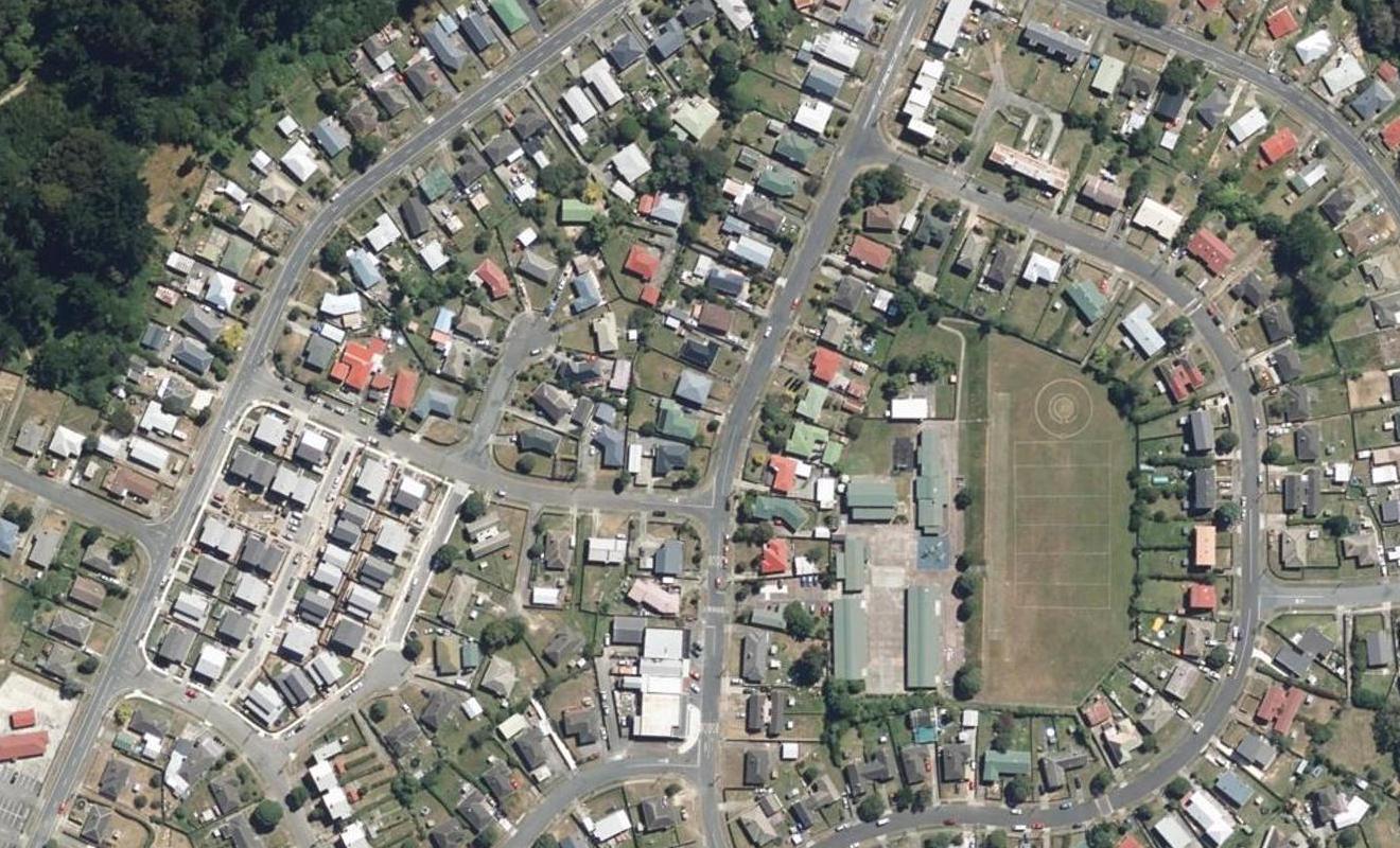 33 Fantame Street, Cannons Creek, Porirua - Carousel 1
