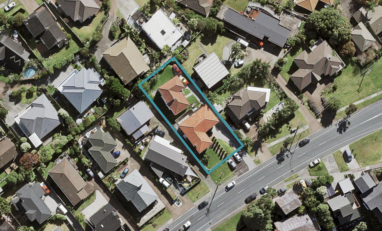 2/50 Sunset Road, Unsworth Heights, Auckland - Carousel 1