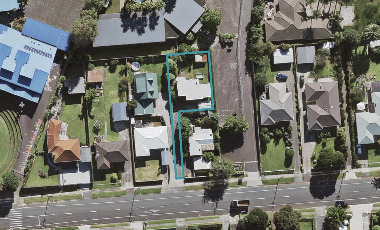 39A Miller Road, Mangere Bridge, Auckland - Carousel 1