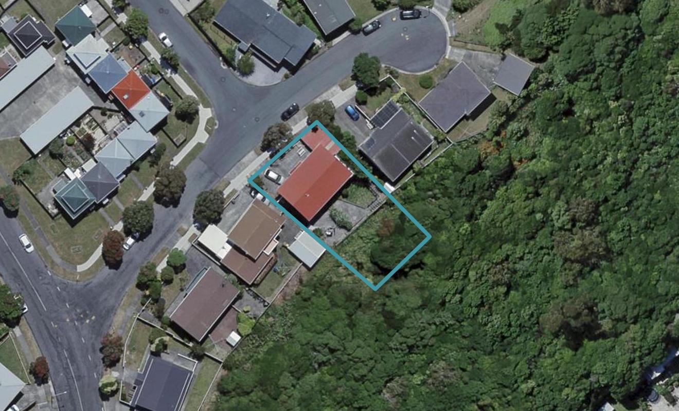 6 Aramoana Place, Maupuia, Wellington - Carousel 1