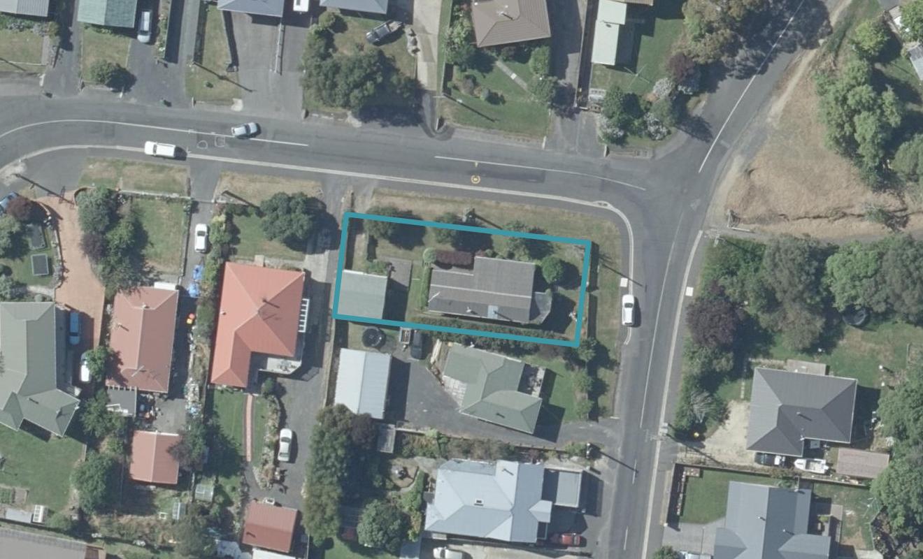 36 Edna Street, Ocean View, Dunedin - Carousel 1