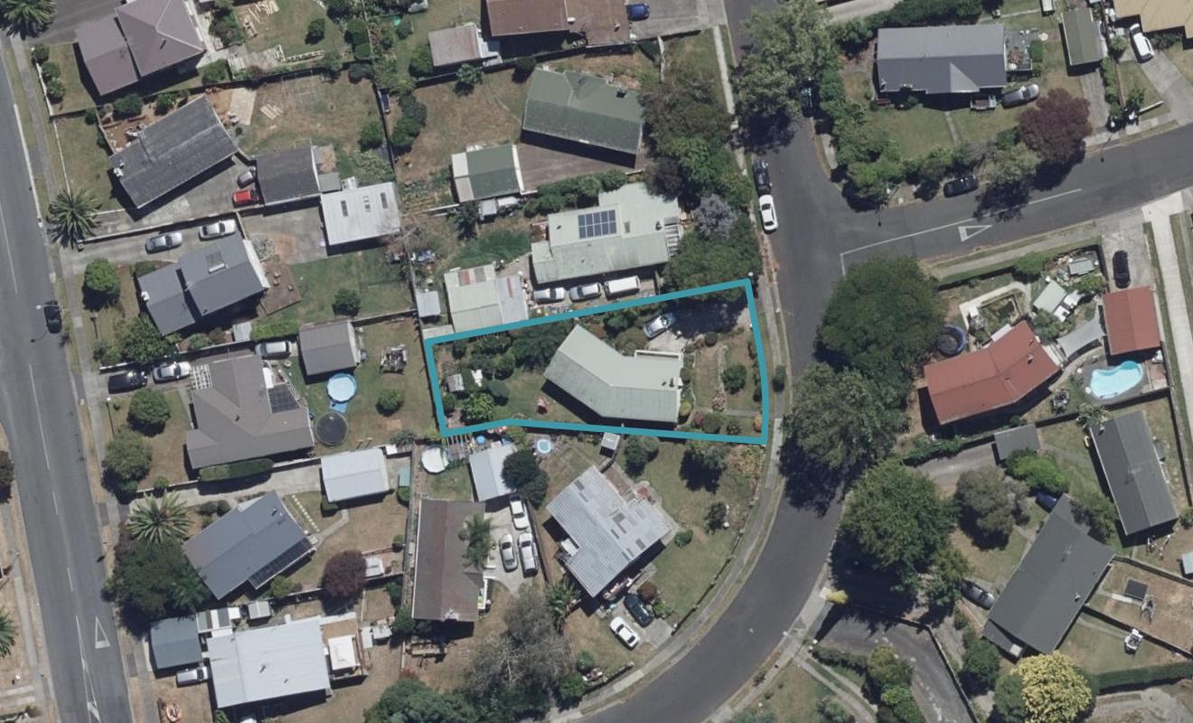 7 Joanna Place, Deanwell, Hamilton - Carousel 1