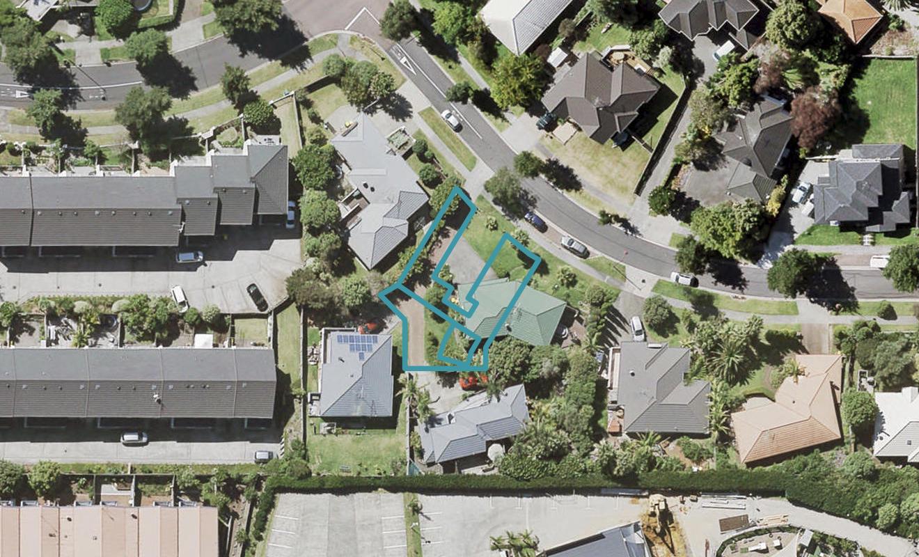 32C Margaret Henry Crescent, Oteha, Auckland - Carousel 1