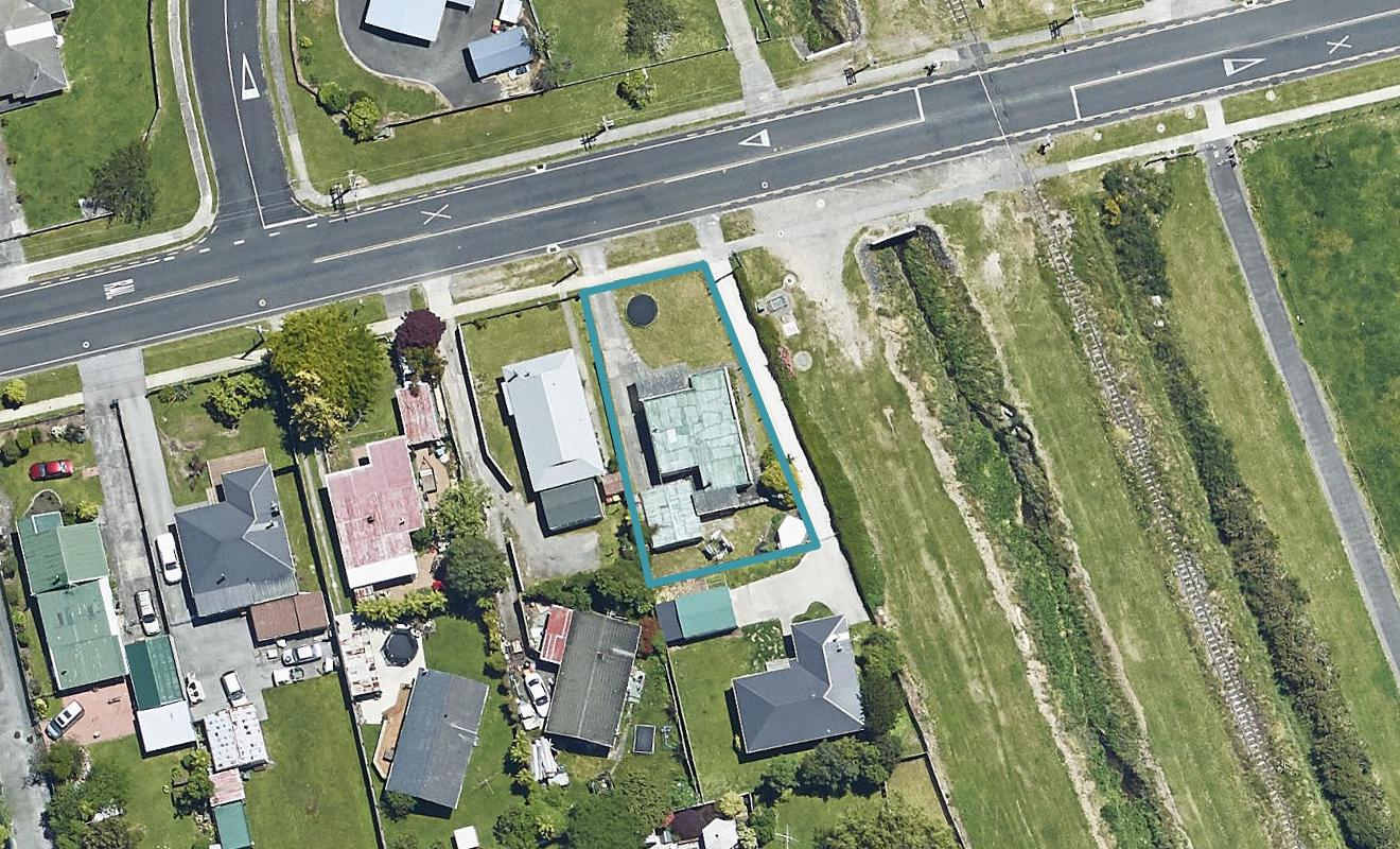 51 Kawaha Point Road, Fairy Springs, Rotorua - Carousel 1