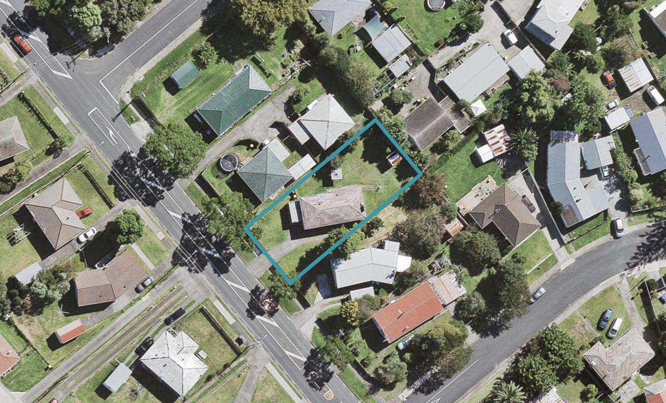 17 Border Road, Henderson, Auckland - Carousel 1