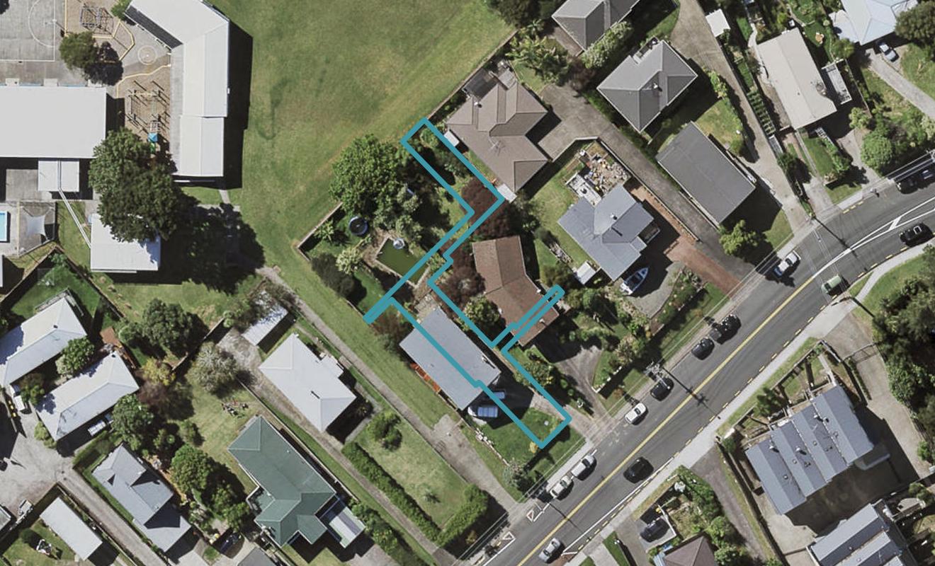 8/200 Sunnynook Road, Totara Vale, Auckland - Carousel 1