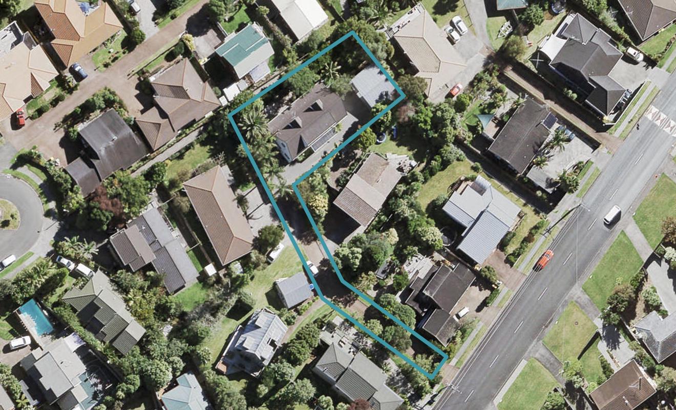 19B Avonleigh Road, Green Bay, Auckland - Carousel 1
