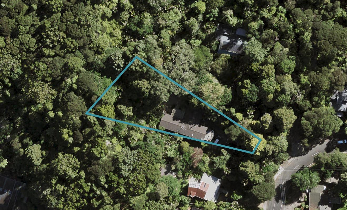 18 Takahe Road, Titirangi, Auckland - Carousel 1