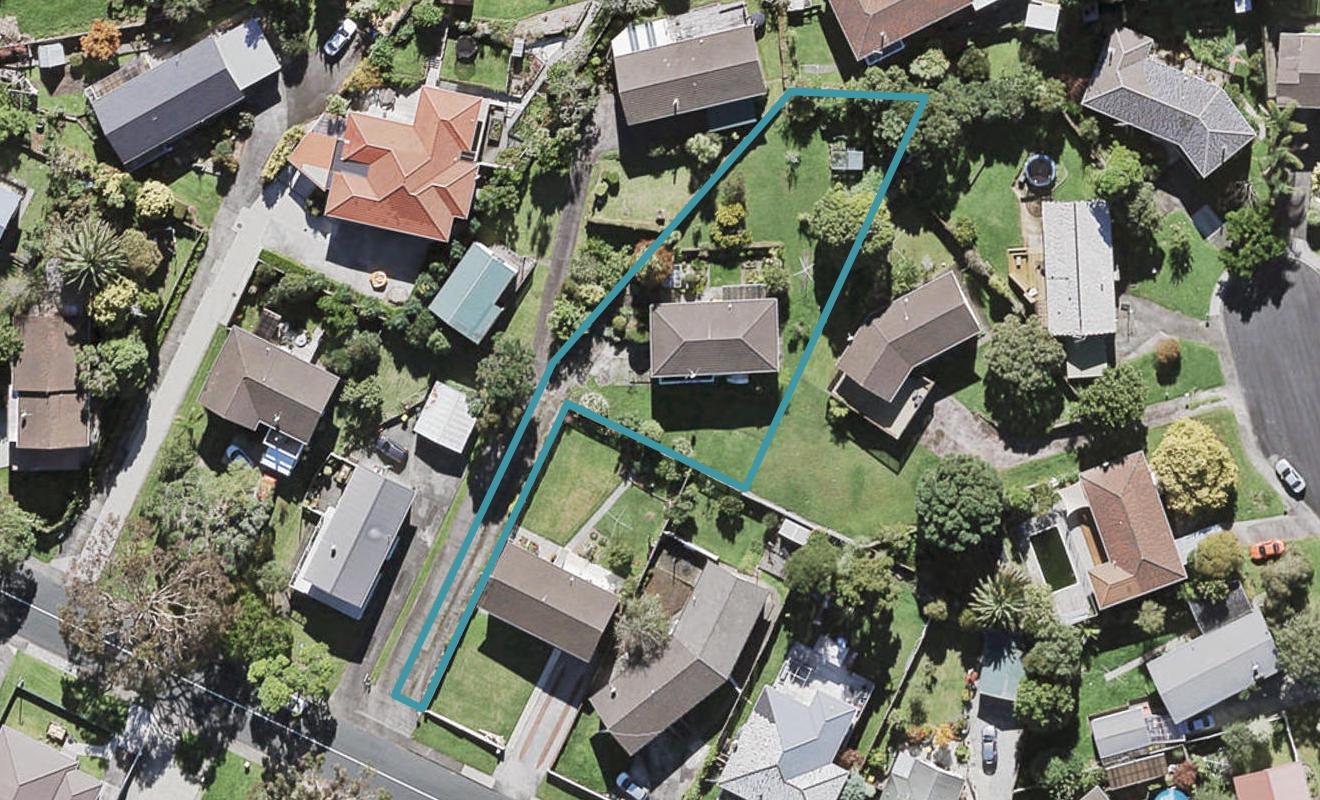 57 Lantana Road, Green Bay, Auckland - Carousel 1