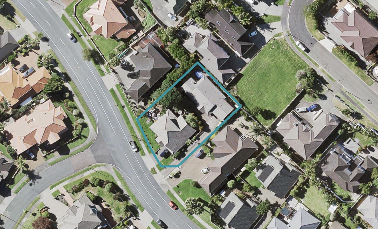 2/40 Jane Eyre Drive, Somerville, Auckland - Carousel 1