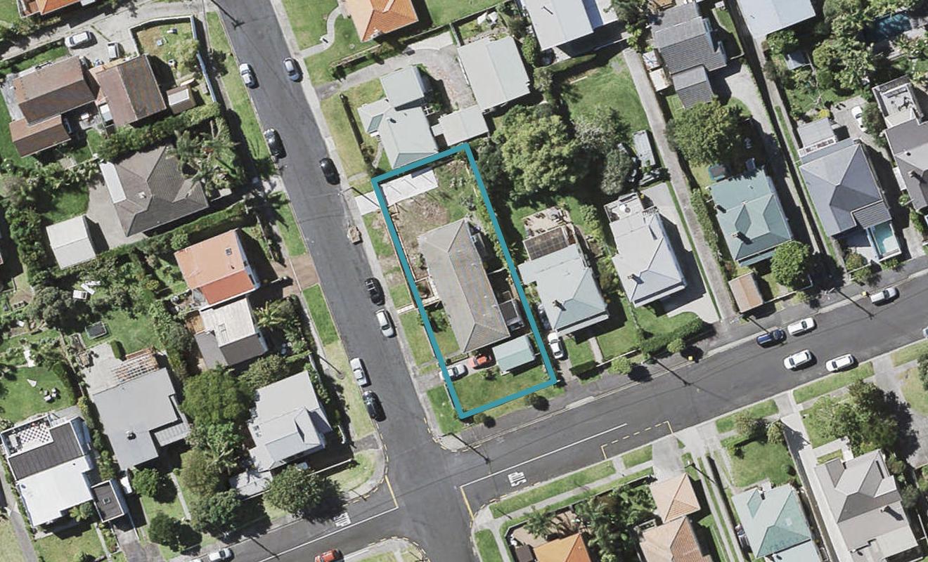 2/20 Kawerau Avenue, Devonport, Auckland - Carousel 1