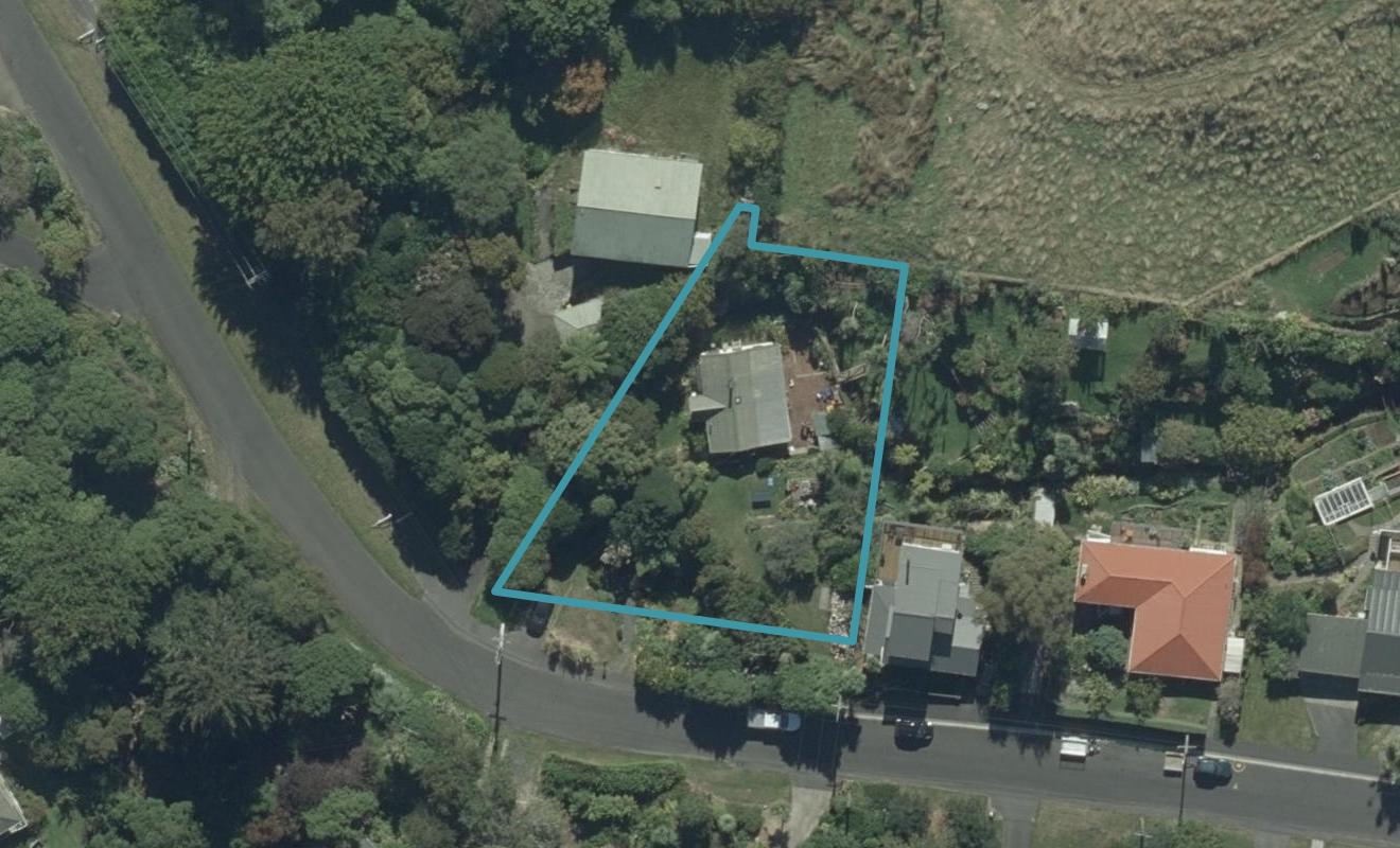 37 Greenacres Street, Macandrew Bay, Dunedin - Carousel 1