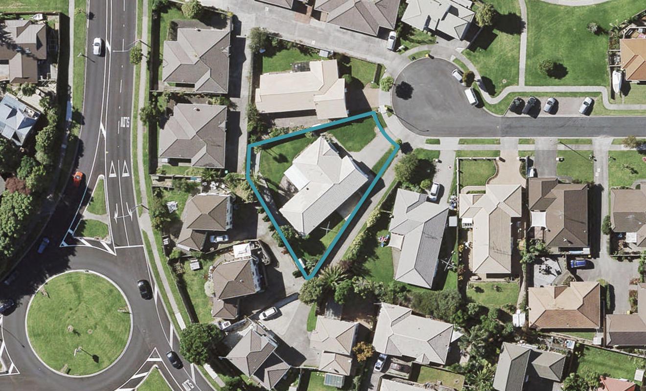 16 Marbeth Court, Botany Downs, Auckland - Carousel 1