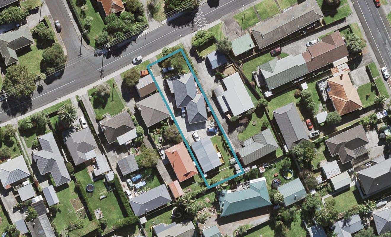 6 Vodanovich Road, Te Atatu South, Auckland - Carousel 1