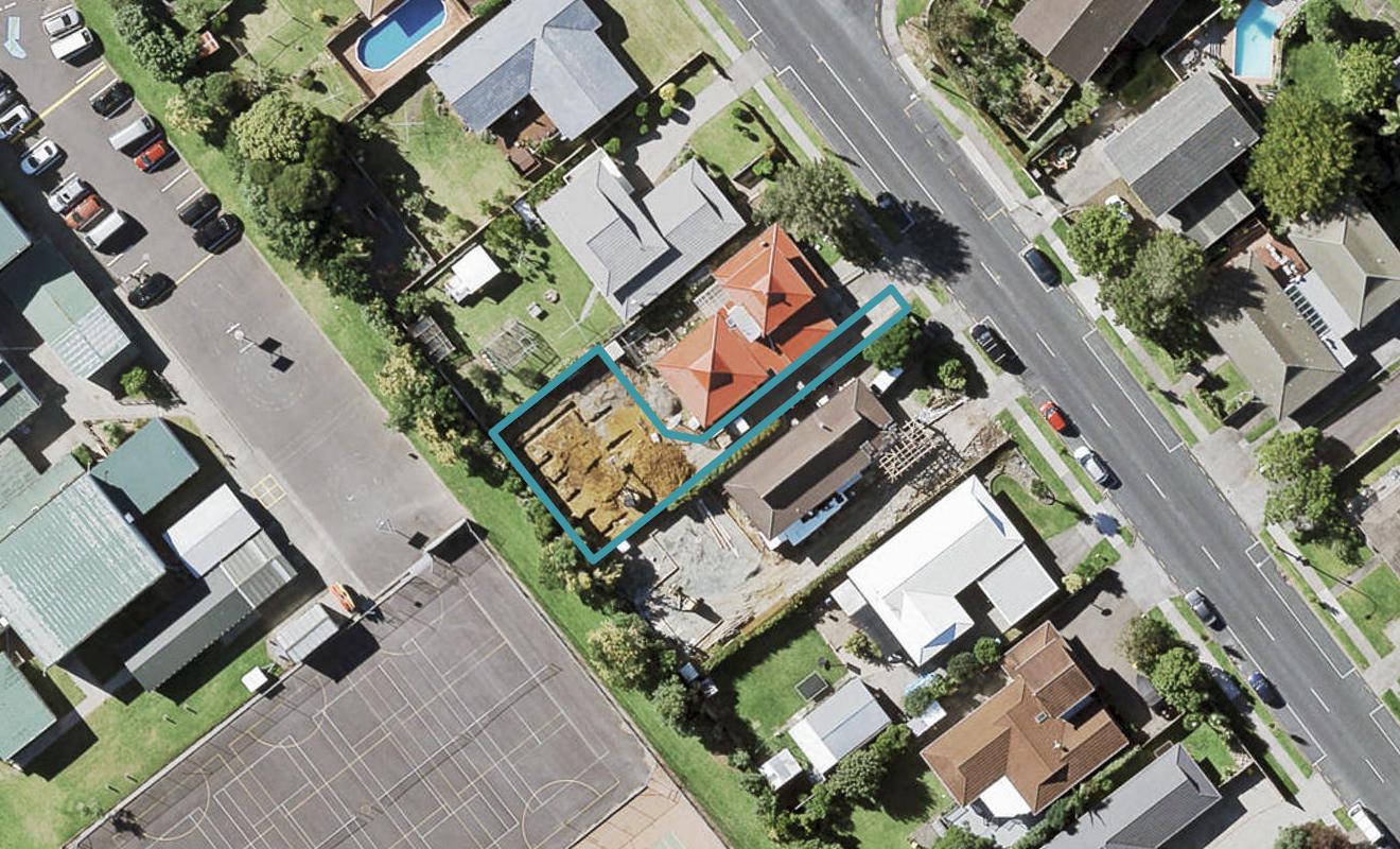 47A Sandspit Road, Cockle Bay, Auckland - Carousel 1