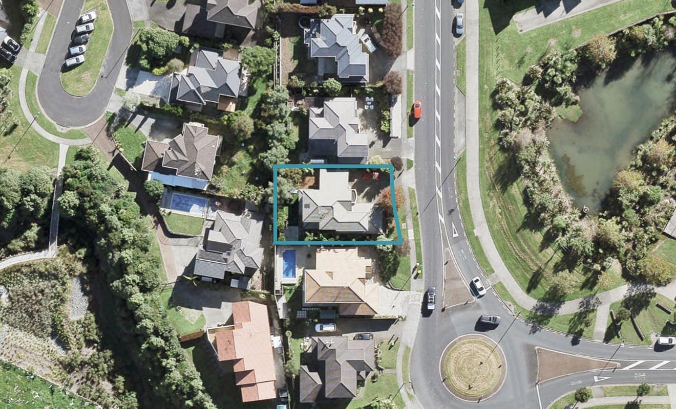 19 Medallion Drive, Oteha, Auckland - Carousel 1