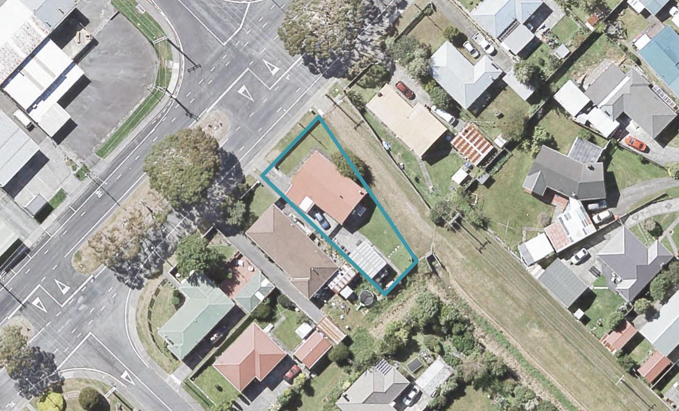 18 Parkway, Wainuiomata, Lower Hutt - Carousel 1