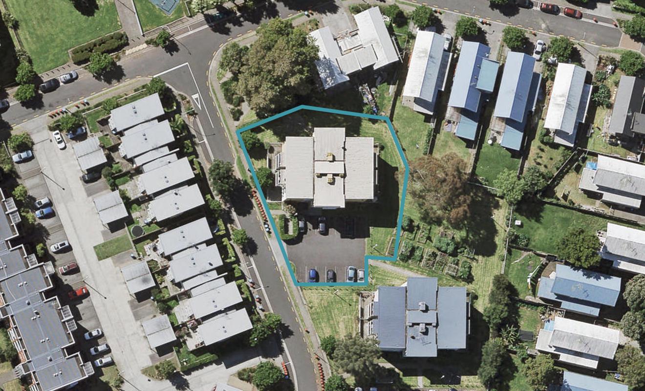 8 Tippett Street, Point England, Auckland - Carousel 1